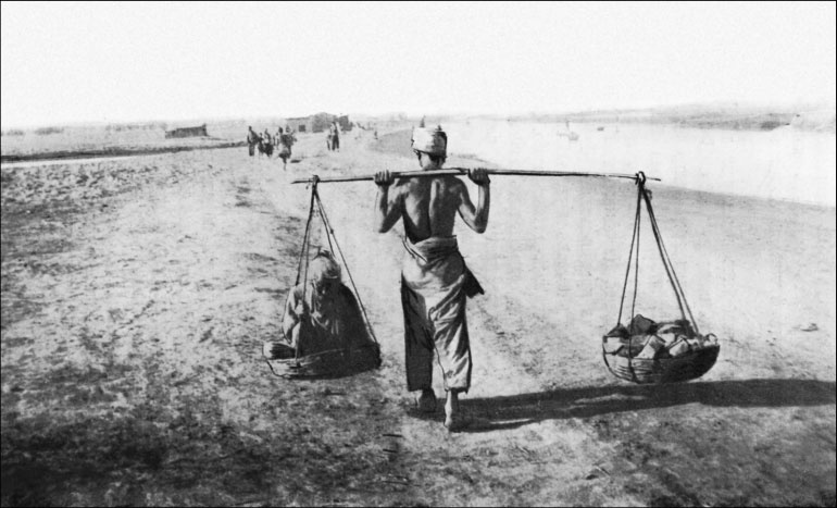 Иллюстрация к книге — 1900. Русские штурмуют Пекин [i_074.jpg]