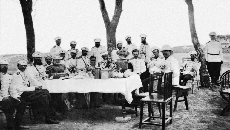 Иллюстрация к книге — 1900. Русские штурмуют Пекин [i_111.jpg]