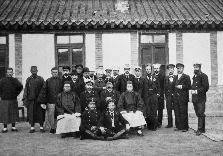 Иллюстрация к книге — 1900. Русские штурмуют Пекин [i_205.jpg]