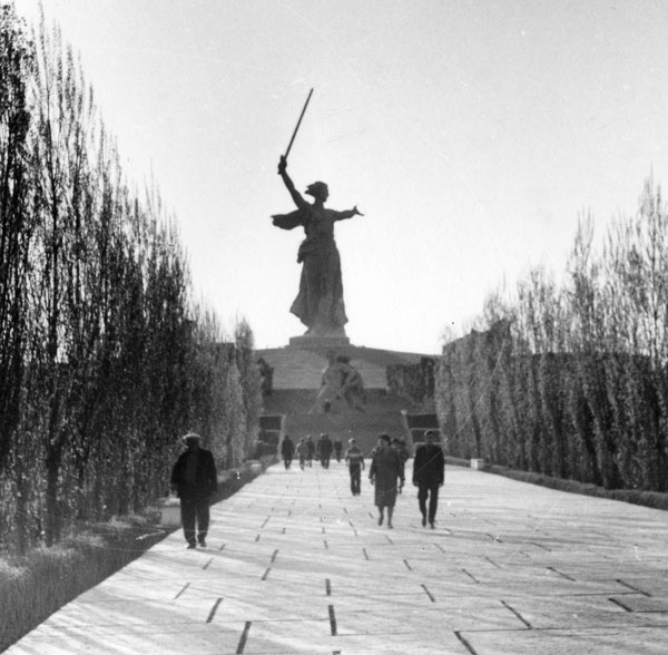 Иллюстрация к книге — Сталинградское побоище. «За Волгой для нас земли нет!» [i_001.jpg]