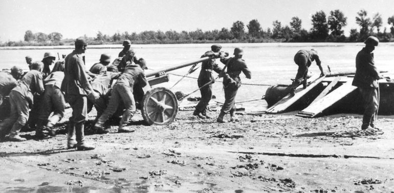 Иллюстрация к книге — Сталинградское побоище. «За Волгой для нас земли нет!» [i_057.jpg]