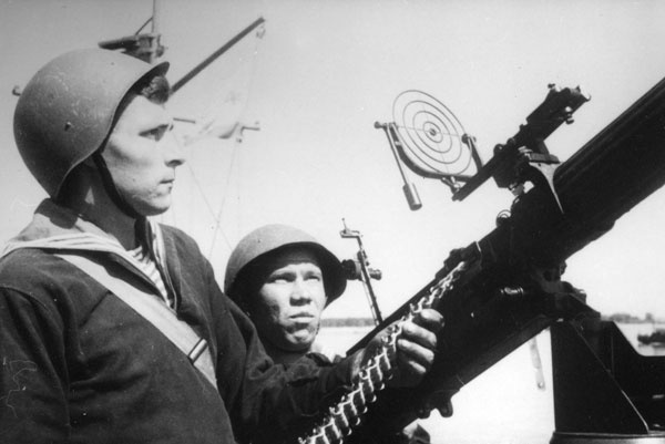 Иллюстрация к книге — Сталинградское побоище. «За Волгой для нас земли нет!» [i_061.jpg]