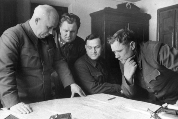 Иллюстрация к книге — Сталинградское побоище. «За Волгой для нас земли нет!» [i_074.jpg]