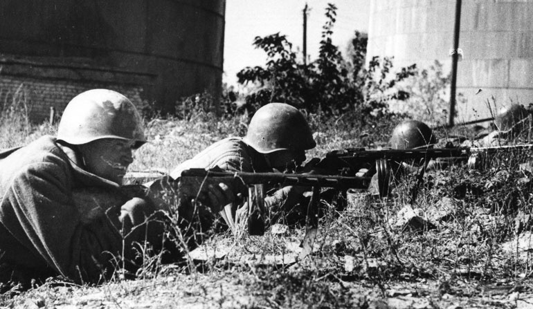 Иллюстрация к книге — Сталинградское побоище. «За Волгой для нас земли нет!» [i_105.jpg]