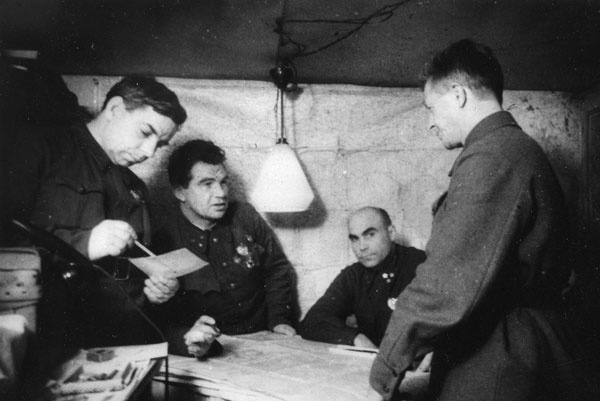 Иллюстрация к книге — Сталинградское побоище. «За Волгой для нас земли нет!» [i_122.jpg]