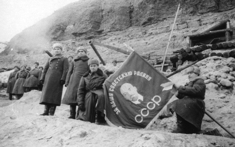 Иллюстрация к книге — Сталинградское побоище. «За Волгой для нас земли нет!» [i_229.jpg]