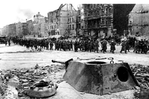 Иллюстрация к книге — «Пантера». Стальная кошка Панцерваффе [pic_167.jpg]