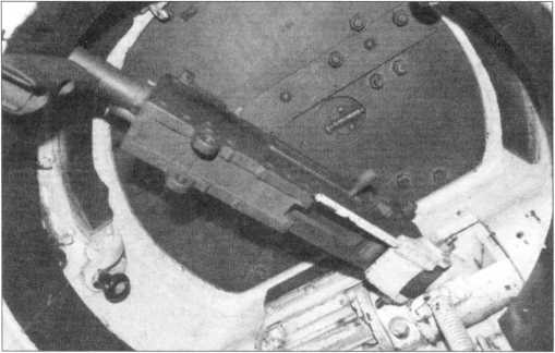 Иллюстрация к книге — «Трехэтажный» американец Сталина. Танк М3 «Генерал Ли» / «Генерал Грант» [i_036.jpg]