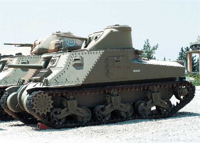 Иллюстрация к книге — «Трехэтажный» американец Сталина. Танк М3 «Генерал Ли» / «Генерал Грант» [i_165.jpg]