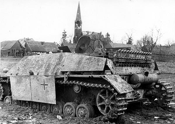 Иллюстрация к книге — «ЯгдТИГР» и другие истребители танков [_114.jpg]