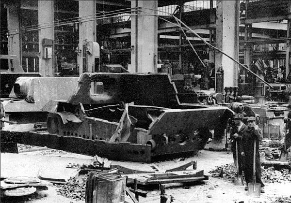 Иллюстрация к книге — «ЯгдТИГР» и другие истребители танков [_16.jpg]