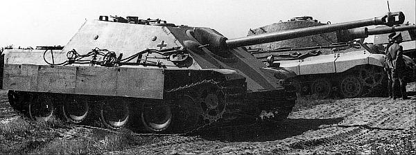 Иллюстрация к книге — «ЯгдТИГР» и другие истребители танков [_56.jpg]