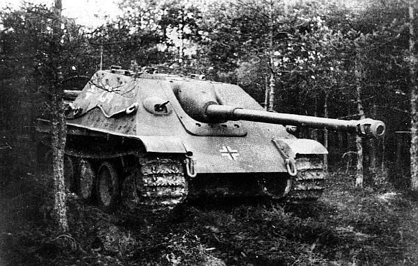 Иллюстрация к книге — «ЯгдТИГР» и другие истребители танков [_75.jpg]