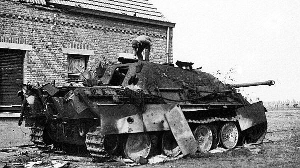 Иллюстрация к книге — «ЯгдТИГР» и другие истребители танков [_81.jpg]