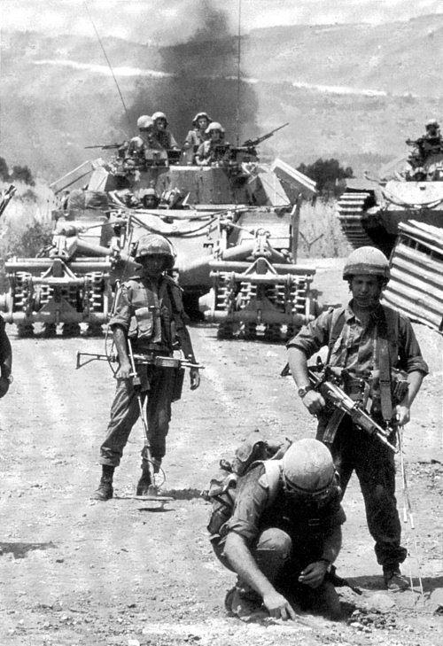 Иллюстрация к книге — Израильские танки в бою [i_139.jpg]