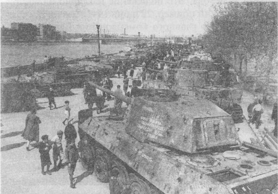 Иллюстрация к книге — Немецкие танки в бою [i_017.jpg]