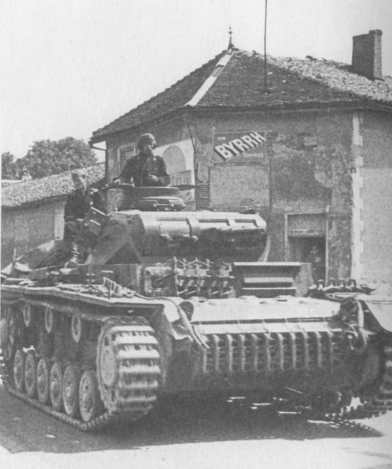 Иллюстрация к книге — Немецкие танки в бою [i_212.jpg]