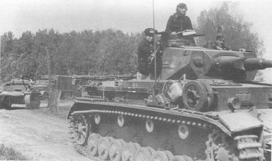 Иллюстрация к книге — Немецкие танки в бою [i_215.jpg]