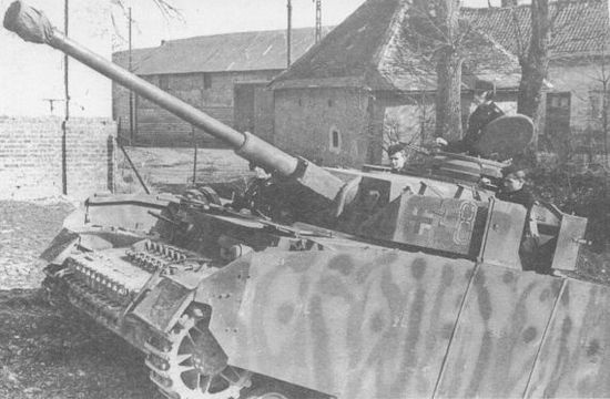 Иллюстрация к книге — Немецкие танки в бою [i_219.jpg]