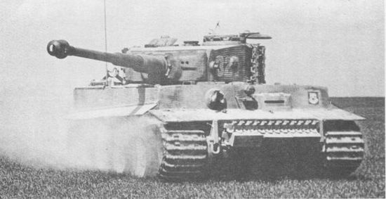 Иллюстрация к книге — Немецкие танки в бою [i_232.jpg]