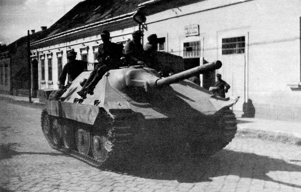 Иллюстрация к книге — Славянская броня Гитлера [i_154.jpg]