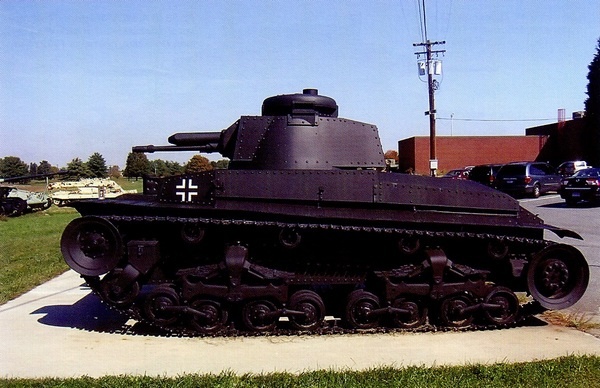 Иллюстрация к книге — Славянская броня Гитлера [i_172.jpg]