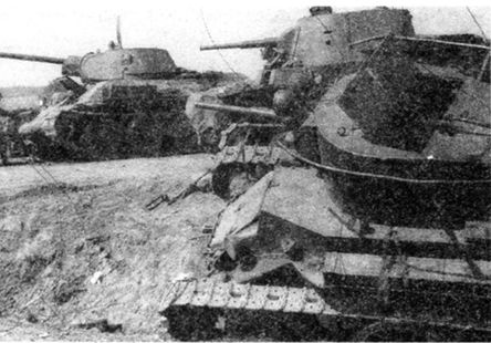 Иллюстрация к книге — Советские танки в бою. От Т-26 до ИС-2 [i_009.jpg]