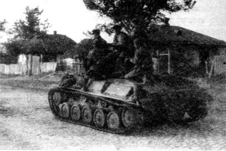 Иллюстрация к книге — Советские танки в бою. От Т-26 до ИС-2 [i_016.jpg]