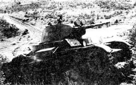 Иллюстрация к книге — Советские танки в бою. От Т-26 до ИС-2 [i_038.jpg]