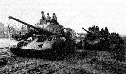 Иллюстрация к книге — Советские танки в бою. От Т-26 до ИС-2 [i_126.jpg]