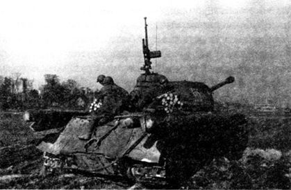 Иллюстрация к книге — Советские танки в бою. От Т-26 до ИС-2 [i_159.jpg]