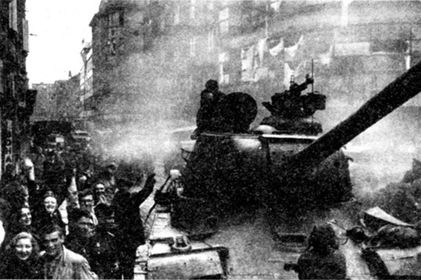 Иллюстрация к книге — Советские танки в бою. От Т-26 до ИС-2 [i_162.jpg]