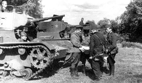 Иллюстрация к книге — Советские танки в бою. От Т-26 до ИС-2 [i_173.jpg]