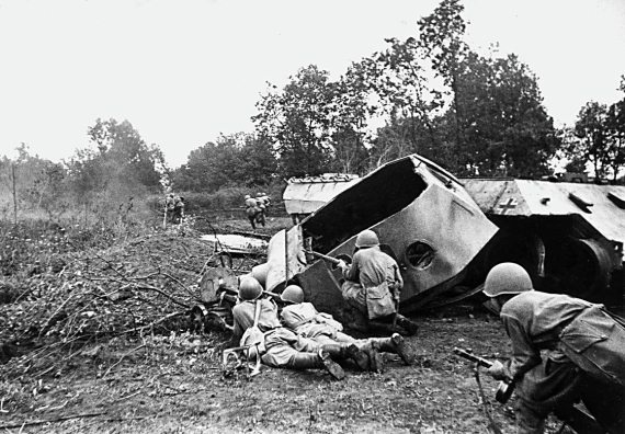 Иллюстрация к книге — Танковые асы Второй Мировой [i_114.jpg]