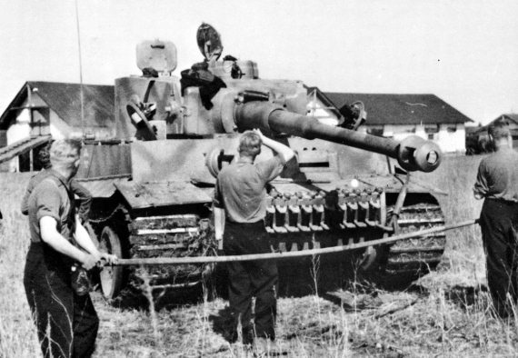 Иллюстрация к книге — Танковые асы Второй Мировой [i_227.jpg]