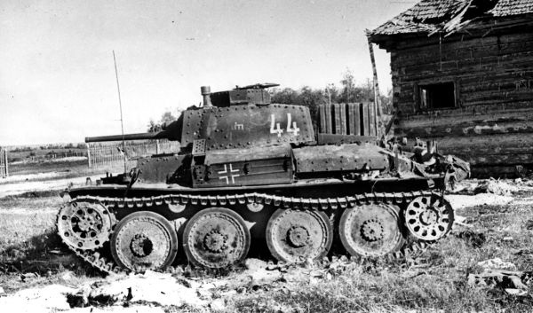 Иллюстрация к книге — Танковые асы Гитлера [i_021.jpg]