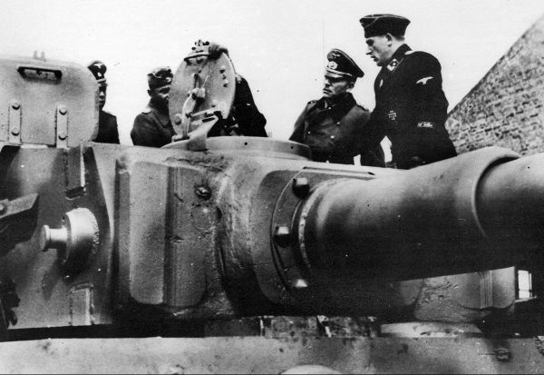 Иллюстрация к книге — Танковые асы Гитлера [i_063.jpg]