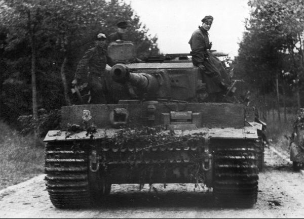 Иллюстрация к книге — Танковые асы Гитлера [i_083.jpg]