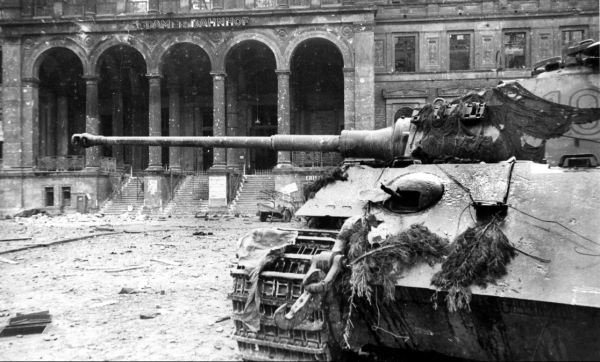 Иллюстрация к книге — Танковые асы Гитлера [i_106.jpg]