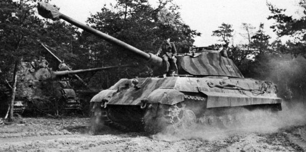 Иллюстрация к книге — Танковые асы Гитлера [i_116.jpg]