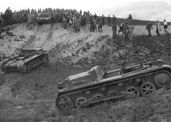 Иллюстрация к книге — Танковые асы Гитлера [i_130.jpg]