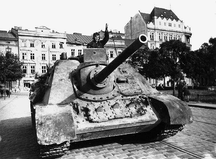 Иллюстрация к книге — Танковые асы Сталина [i_117.jpg]