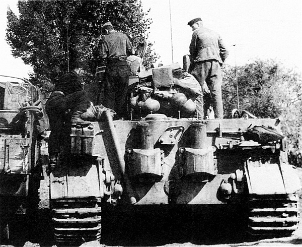 Иллюстрация к книге — Тяжелый танк «Тигр». Смертельное оружие Рейха [i_026.jpg]