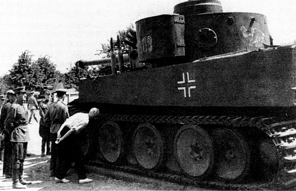 Иллюстрация к книге — Тяжелый танк «Тигр». Смертельное оружие Рейха [i_061.jpg]