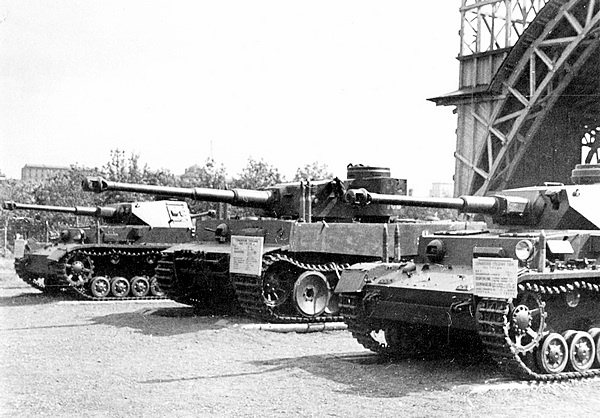 Иллюстрация к книге — Тяжелый танк «Тигр». Смертельное оружие Рейха [i_086.jpg]