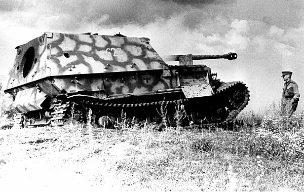 Иллюстрация к книге — Тяжелый танк «Тигр». Смертельное оружие Рейха [i_104.jpg]