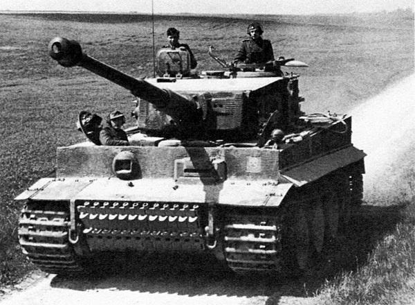 Иллюстрация к книге — Тяжелый танк «Тигр». Смертельное оружие Рейха [i_129.jpg]