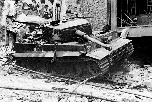 Иллюстрация к книге — Тяжелый танк «Тигр». Смертельное оружие Рейха [i_140.jpg]
