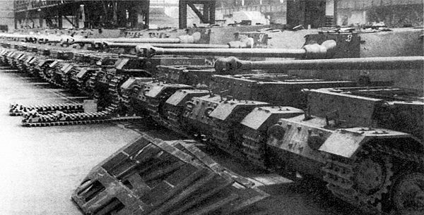 Иллюстрация к книге — Тяжелый танк «Тигр». Смертельное оружие Рейха [i_154.jpg]