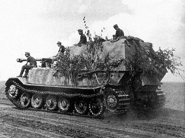 Иллюстрация к книге — Тяжелый танк «Тигр». Смертельное оружие Рейха [i_158.jpg]